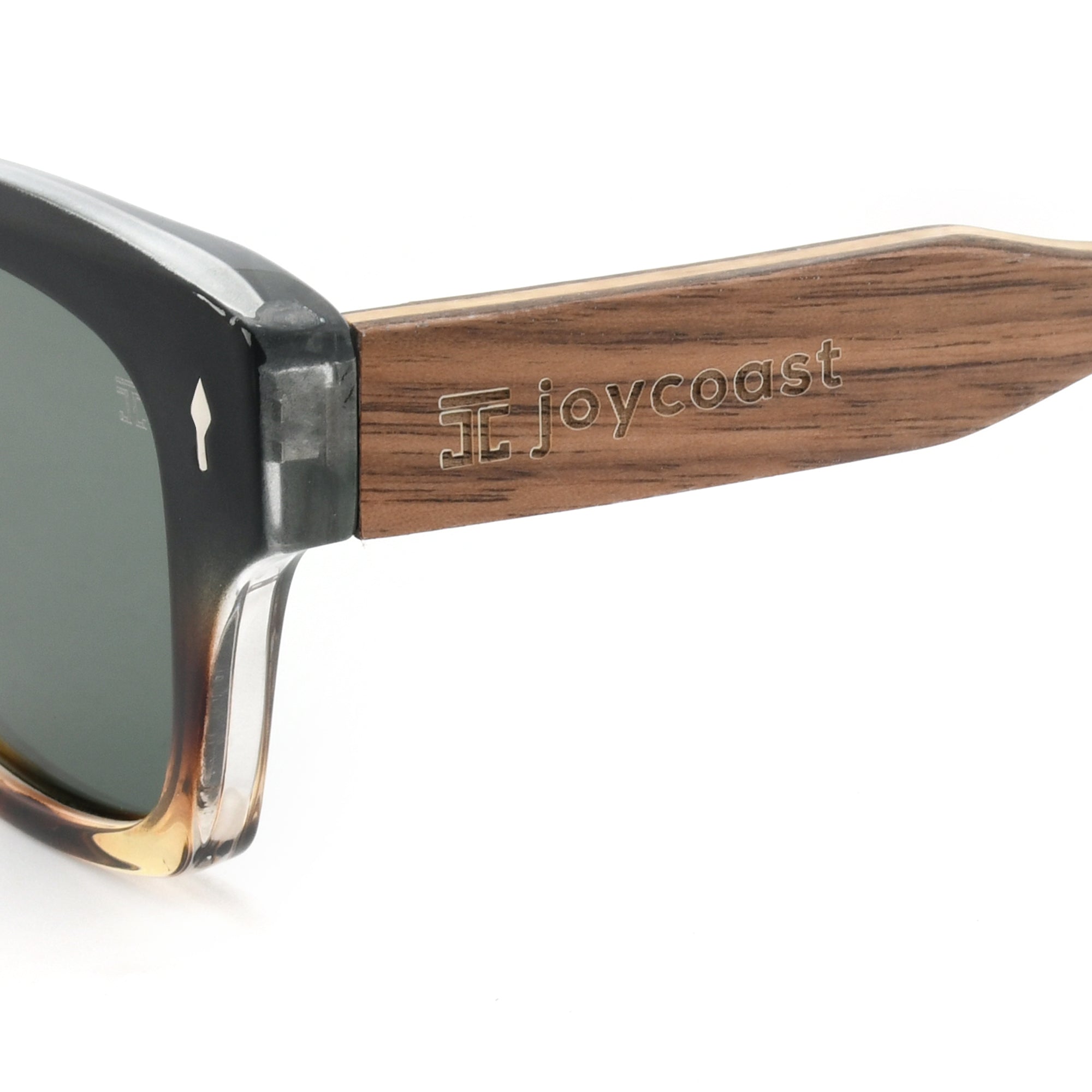 LS5601-C2 // Infinity Walnut Veneer