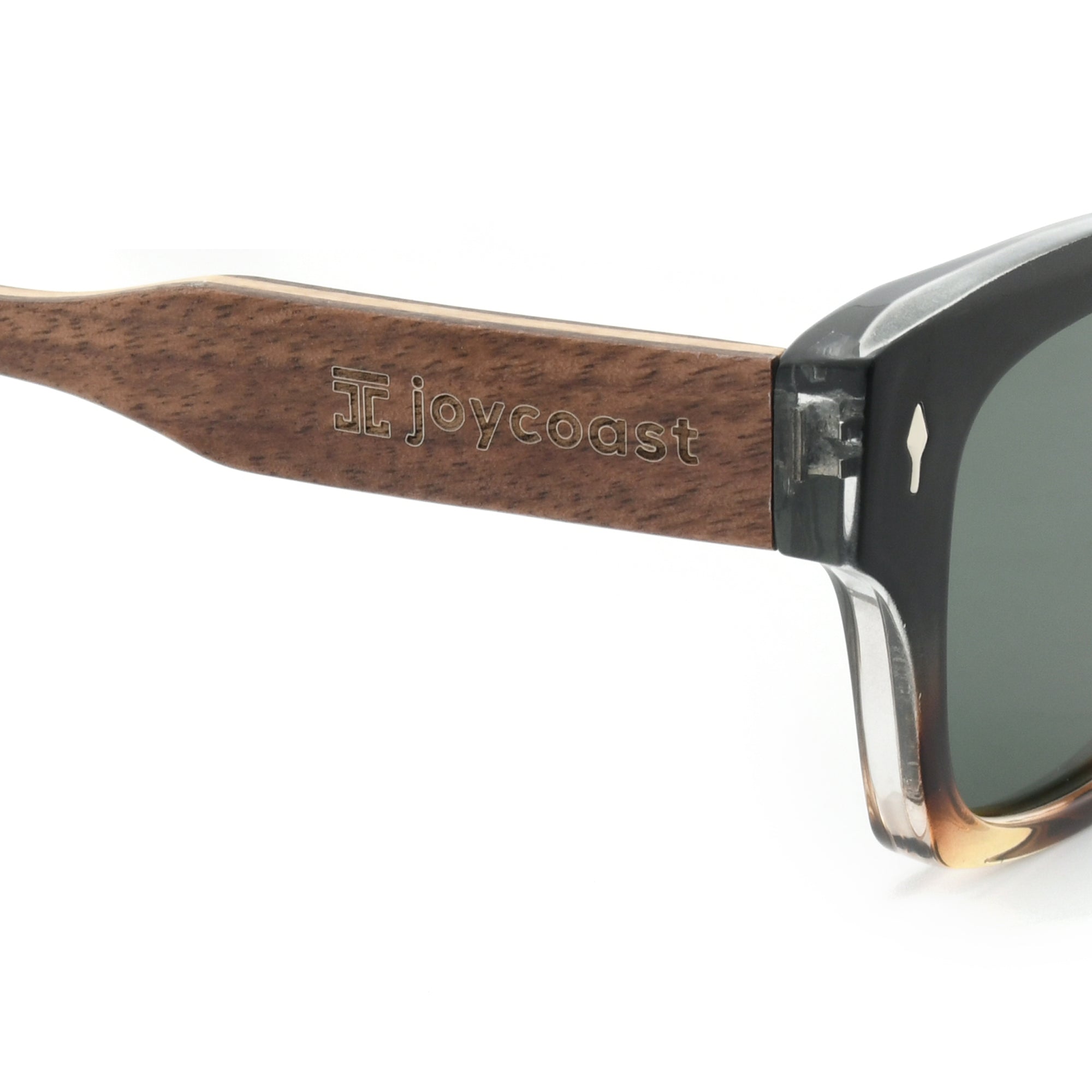 LS5601-C2 // Infinity Walnut Veneer