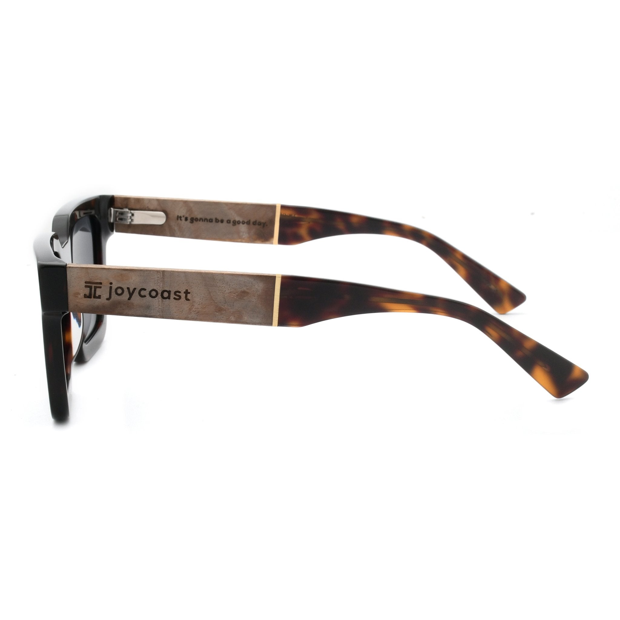 Wooden temple sunglasses with black frame and tortoiseshell arms