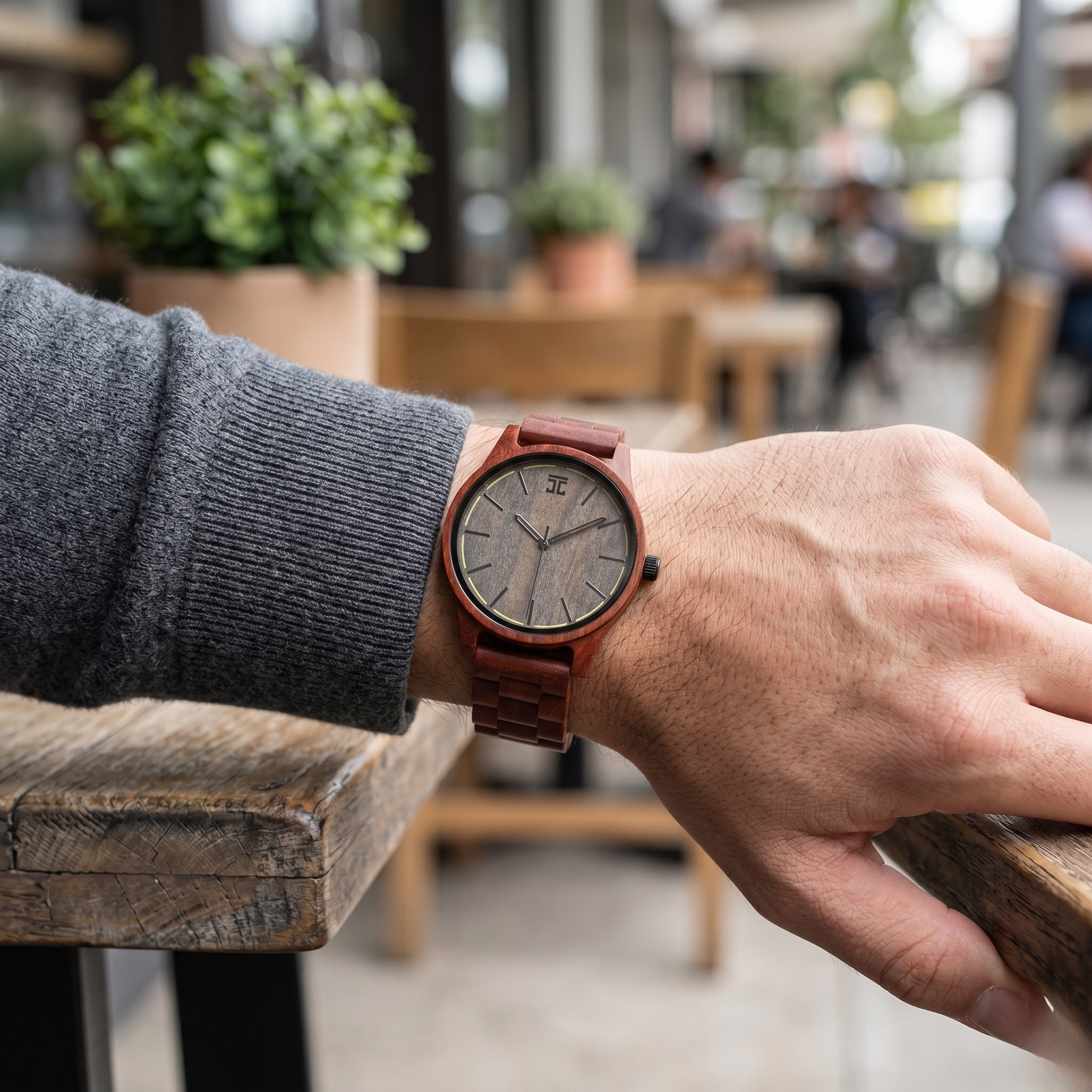 Scandal Red Sandalwood Northstar Watch